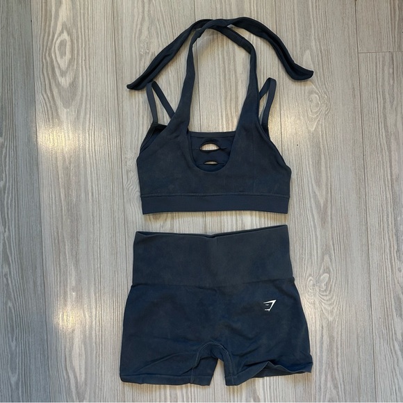 Gymshark Workout Set - Picture 1 of 2